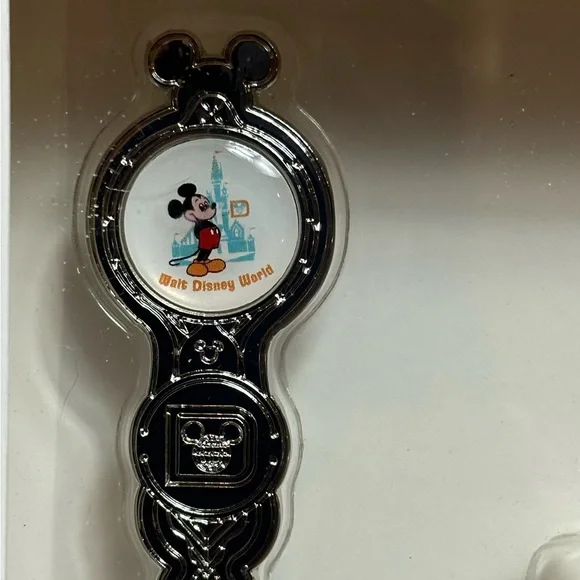 Walt Disney World Spoon & Thimble set - Picture 3 of 13